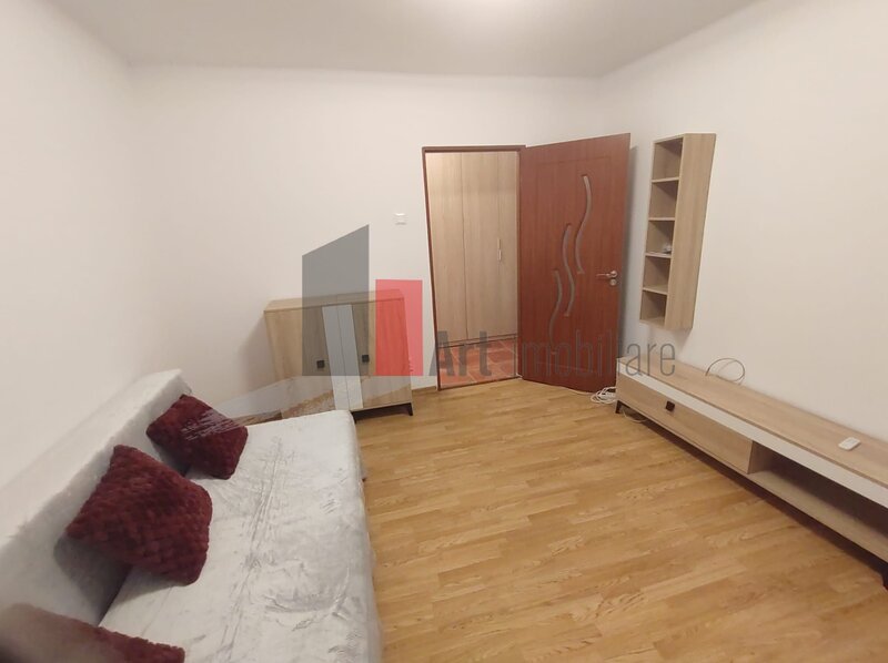 Lacul Tei, Parcul Circului, prima inchiriere, apartament decomandat 3 camere.
