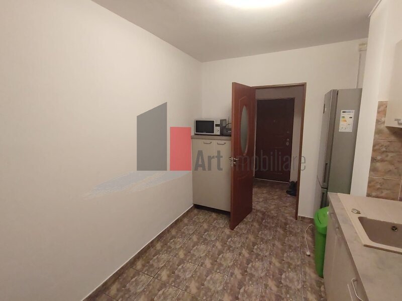 Lacul Tei, Parcul Circului, prima inchiriere, apartament decomandat 3 camere.