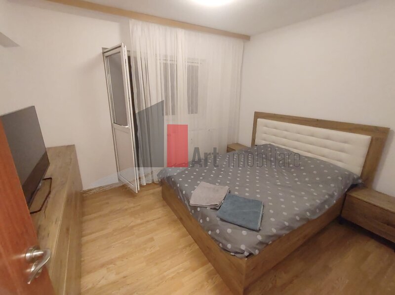 Lacul Tei, Parcul Circului, prima inchiriere, apartament decomandat 3 camere.