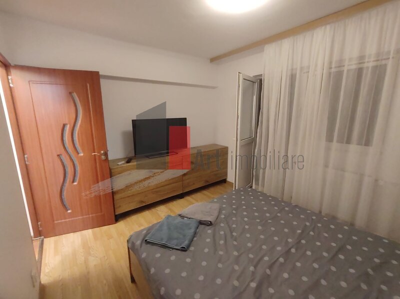 Lacul Tei, Parcul Circului, prima inchiriere, apartament decomandat 3 camere.