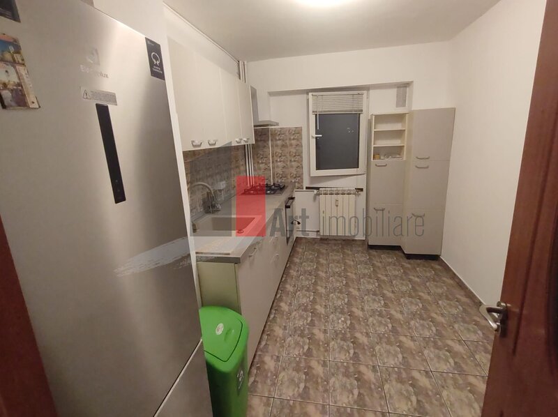 Lacul Tei, Parcul Circului, prima inchiriere, apartament decomandat 3 camere.