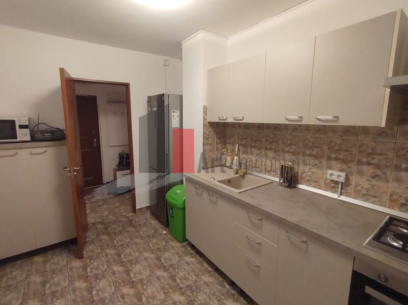 Lacul Tei, Parcul Circului, prima inchiriere, apartament decomandat 3 camere.